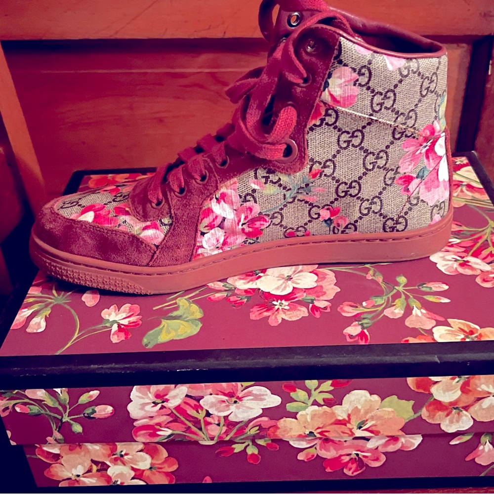 Special Edition women bloom sneaker